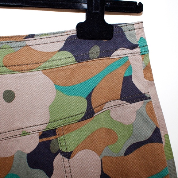 Cabi "Zip Line" Floral Side Pocket Skirt - Picture 13 of 16